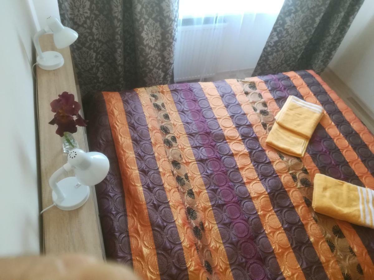 Couple Getaway To A Freshly Renovated Apartment 派尔努 外观 照片